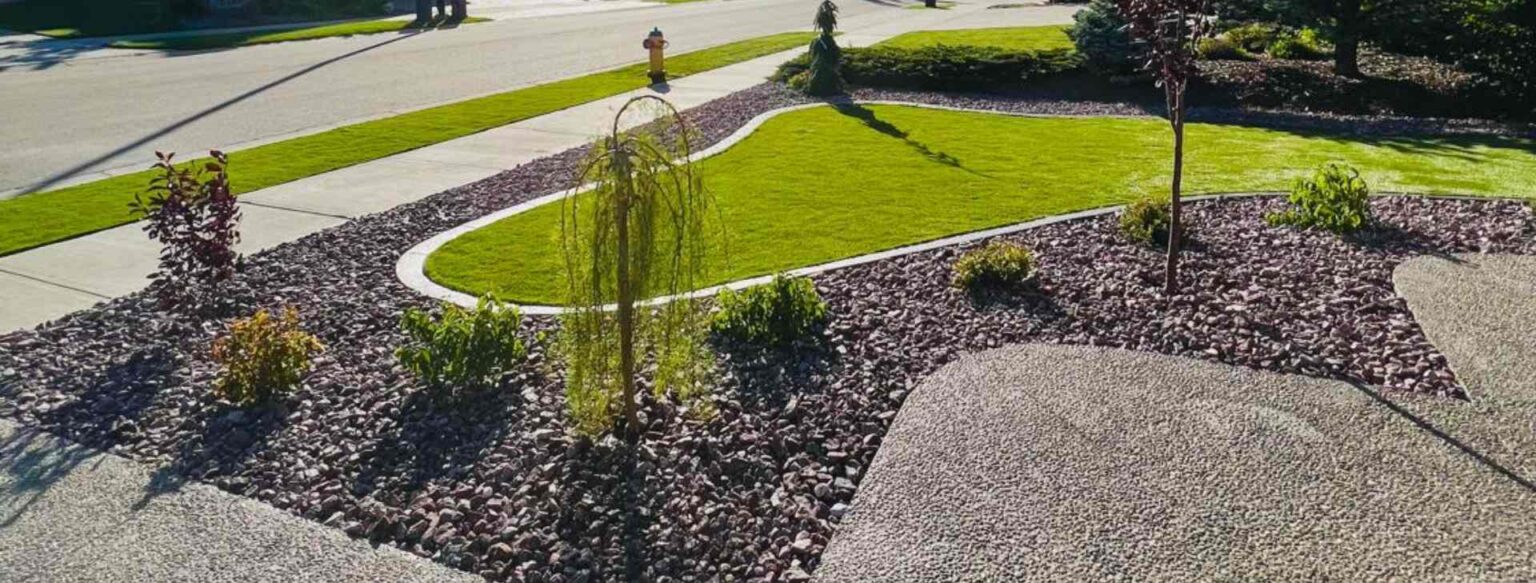 Landscaper in Edmonton Home - Atlas Landscaping